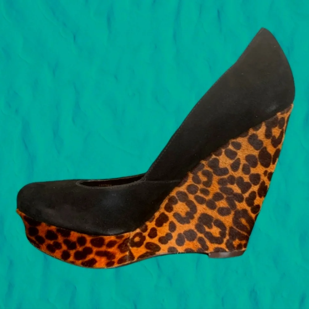 NWT Women's Nine West Black and Leopard Print Wedge Heels